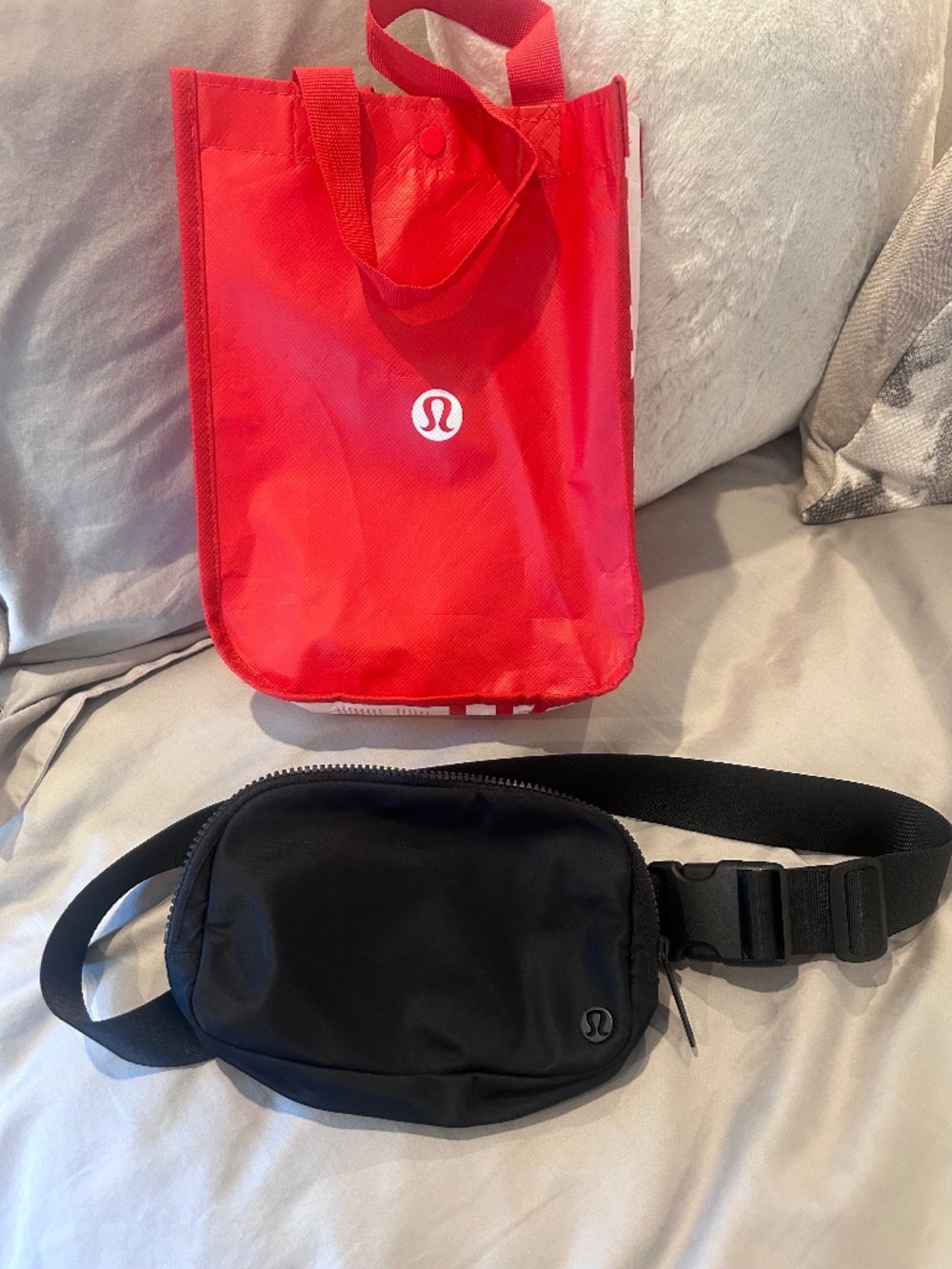 Lululemon Black Everywhere Belt Bag